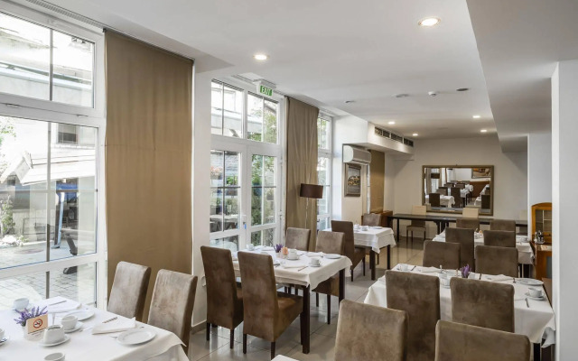 Garni Hotel Le Petit Piaf