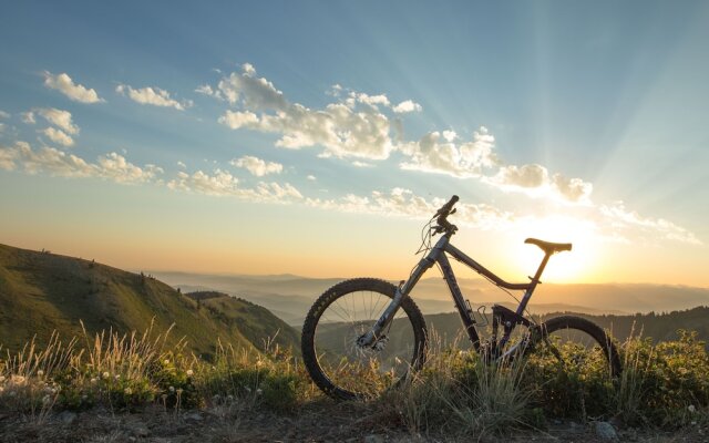 Luxury suite in the heart of Canyons Village by RedAwning