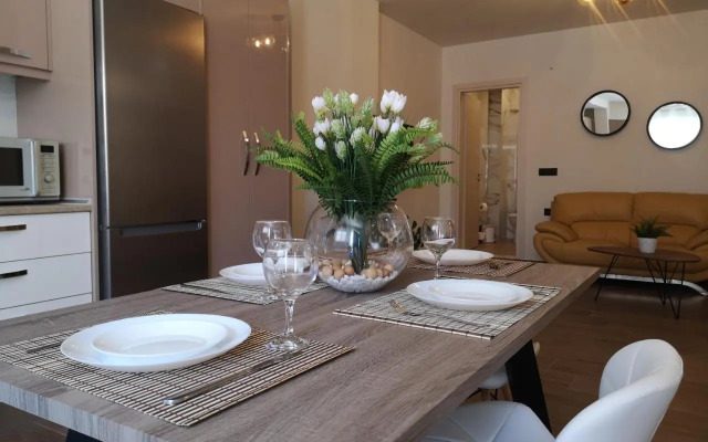 Sunny Holidays Apartment