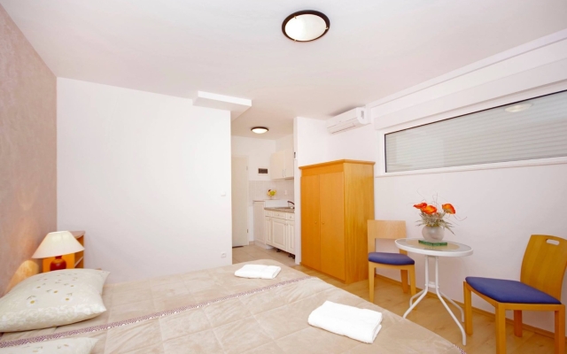 Studio apartment JaVi - free private parking: SA1 Trogir, Riviera Trogir