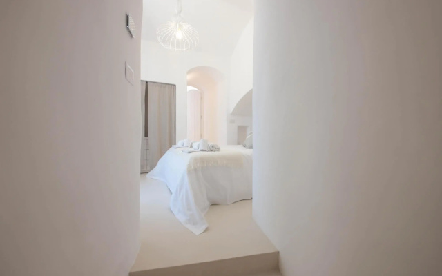 TD Lamiamola Stylish Trulli Lamie With Pool