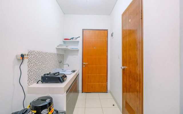 Comfortable and Minimalist Studio at Dave Apartment