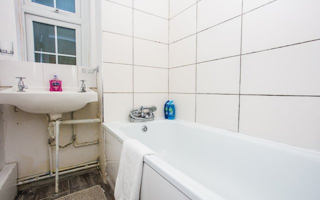 Modern & Spacious 2 Bed Apt in Elephant & Castle