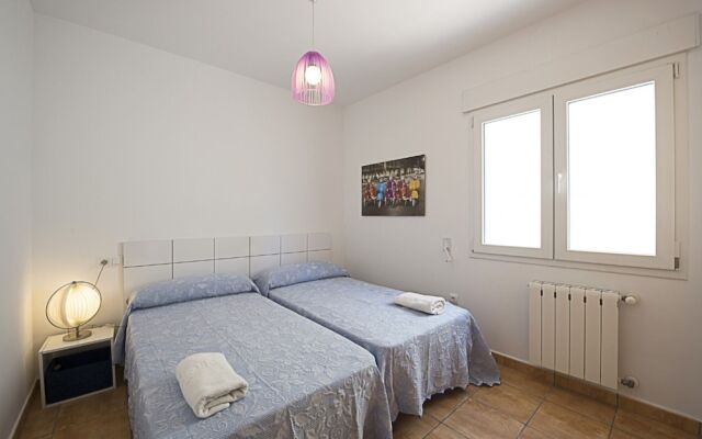 Bungalow - 3 Bedrooms with Pool and WiFi - 104999