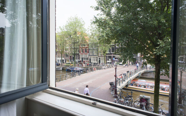 Herengracht Canal Apartment