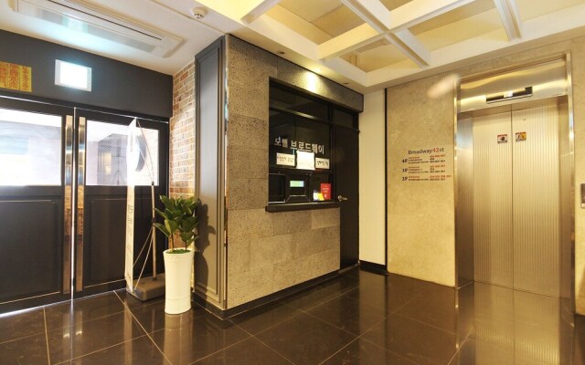 Jinju Broadway 42nd Street