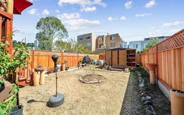 San Francisco Retreat Just Steps From Golden Gate Park And Ocean Beach! 3 Bedroom Home by Redawning