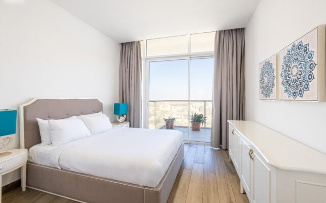 Cali Style 4 BR Penthouse Large Patio