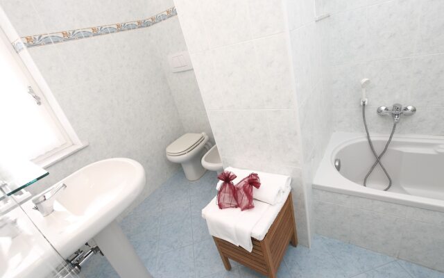 Riviera Apartments Corso Italia 6