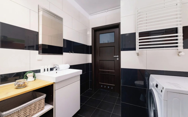 Działkowa Apartment Chorzów by Renters
