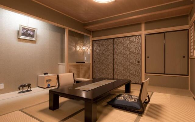 Atami Onsen Sakuraya Ryokan