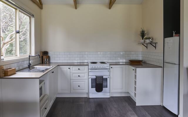 Mystery Bay Cottages