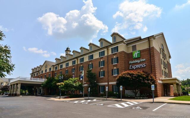 Holiday Inn Express State College at Williamsburg Square, an IHG Hotel