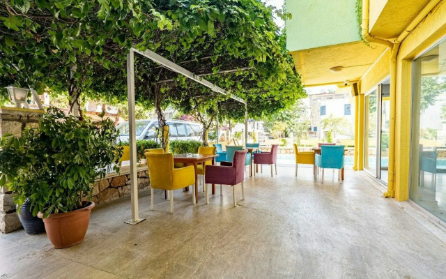 Umit Hotel
