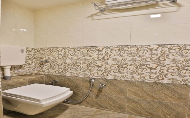 OYO 13032 Shiv Sagar Palace