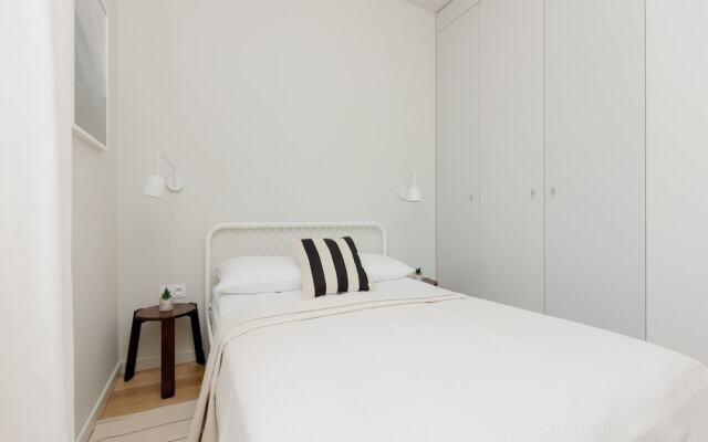 Bright Two Bedroom Apartment by Renters