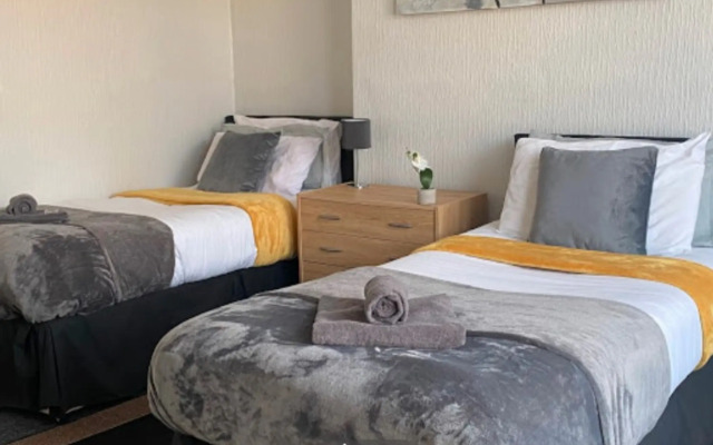 OYO Tudor Lodge - Redcar Beach