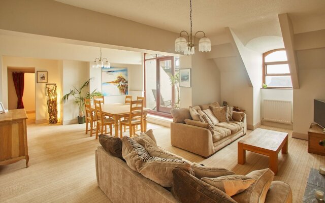 The Observatory Apartment