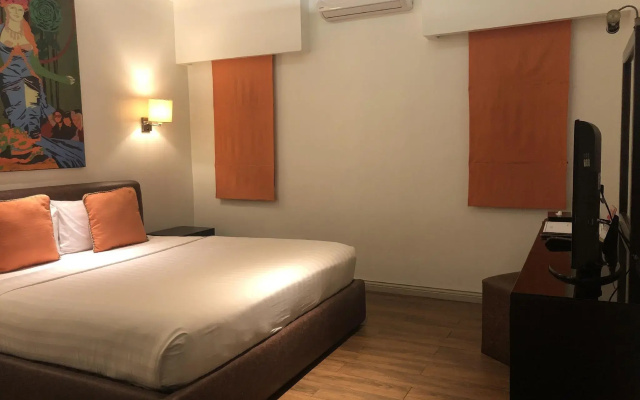 Court Meridian Hotel and Suites