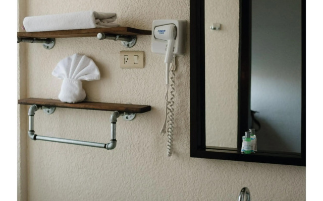 HI Hotel Impala