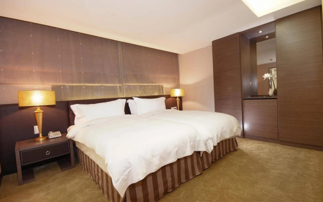 The Metro Hotel