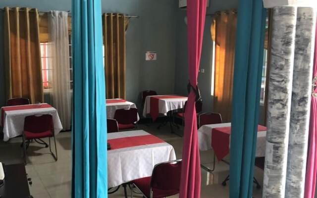 Royal Kamak Hotel