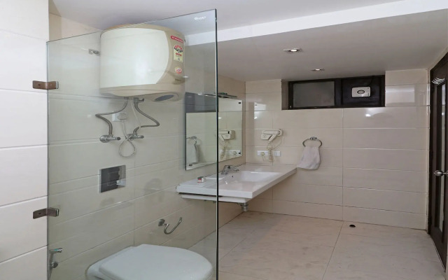 OYO 12860 Hotel Red Leaf