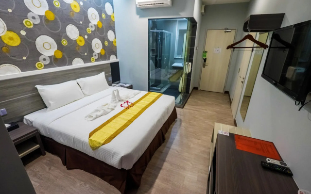 Indra Hotel