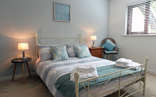 Valley Retreat - Peaceful Location Walk to Beach Parking