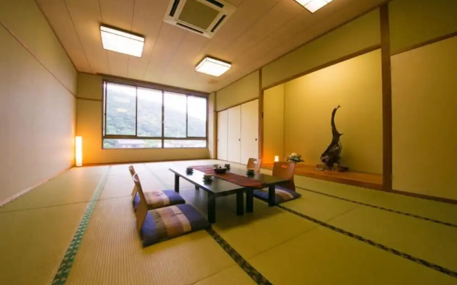 Tashiro Annex