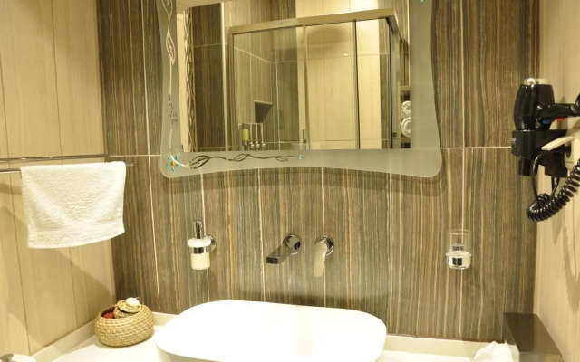 Agias Sofias Street Luxurious Studio