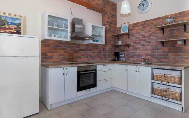 Beautiful Apartment in Dramalj With Wifi and 2 Bedrooms