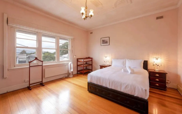 3 Bedroom Unit in the Heart of Beautiful Northcote
