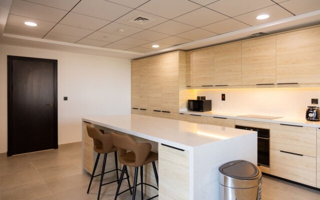 Lux 5BR Townhouse in Balqise Residence