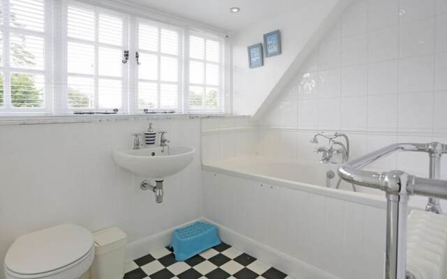 Cozy Holiday Home in Westleton With Garden