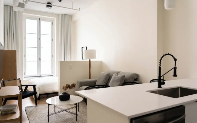 Maison Place Jacques-Cartier by Luxury In Transit