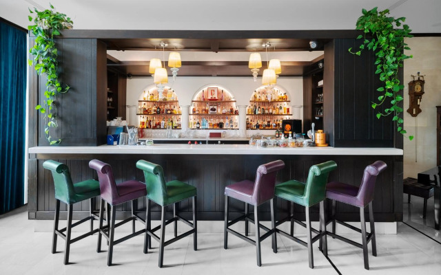 Epoque Hotel