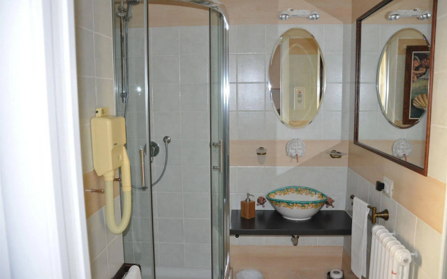 LHG Comfy Rooms