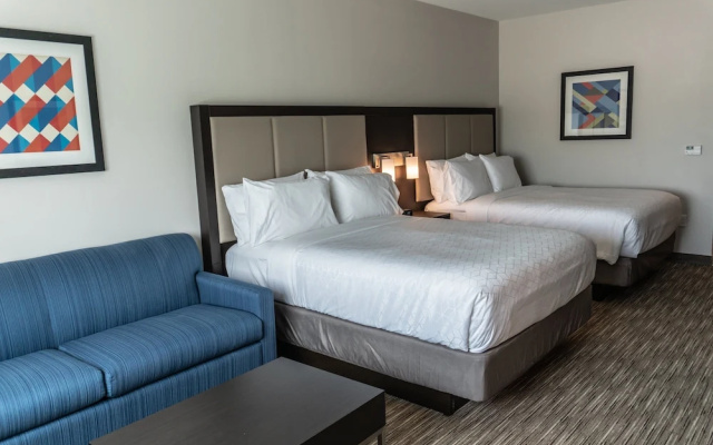 Holiday Inn Express and Suites Birmingham - Homewood, an IHG