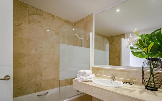 AR23- 3 bedroom apartment amazing views