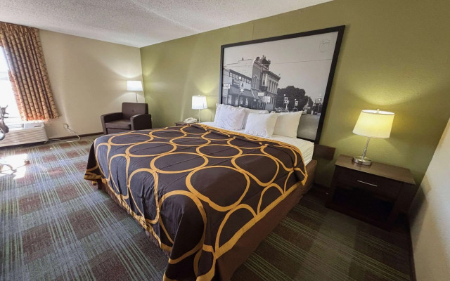 Super 8 by Wyndham Lincoln
