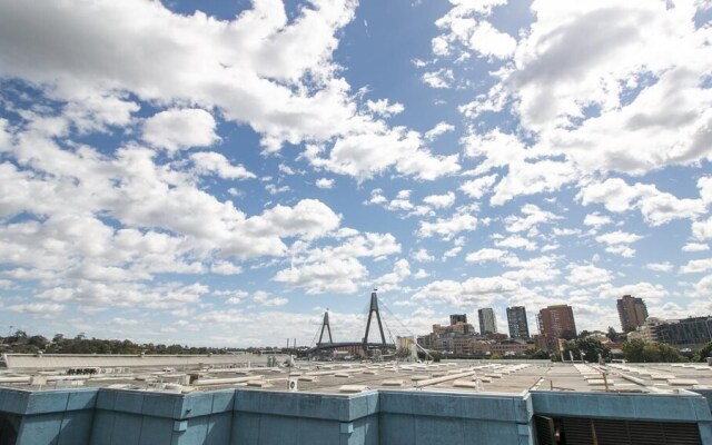 C16 Darling Harbour 2 BDR APT