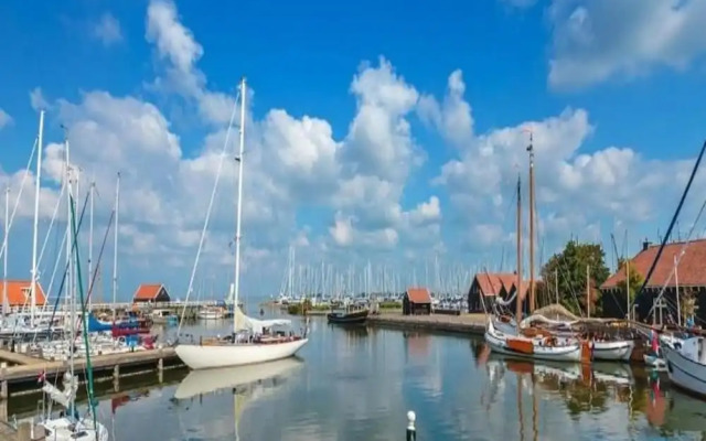 Cozy House in Grou With 3 Rooms