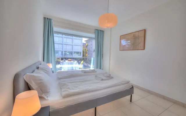 City Lake Apartment