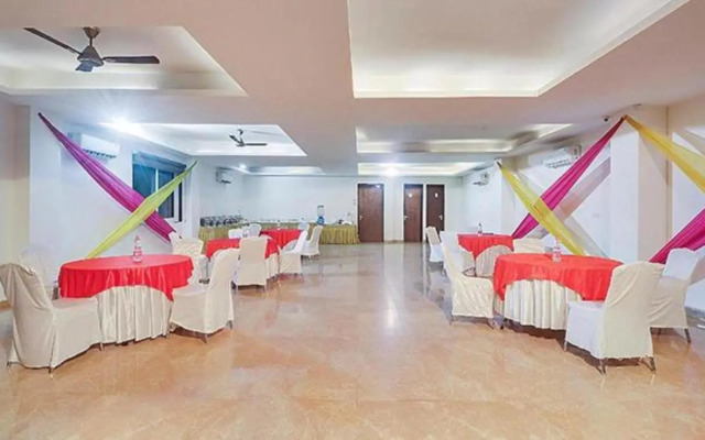 Fabhotel Grace Inn