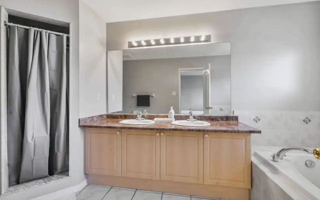 Spacious Whitby Haven 3BR Home Parking