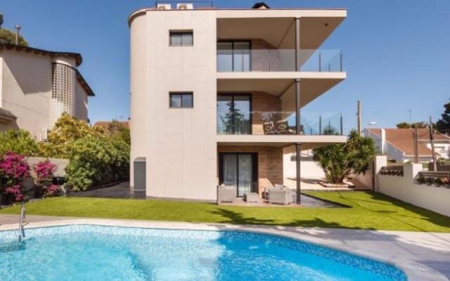 Villa Espectacular a 10´en playa de Castelldefels