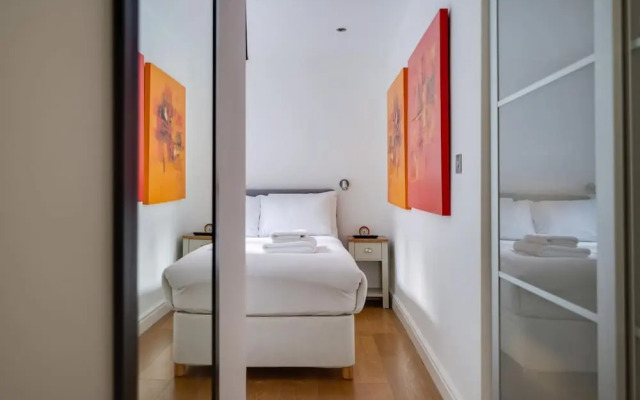 Lovely Charing Cross Apartment