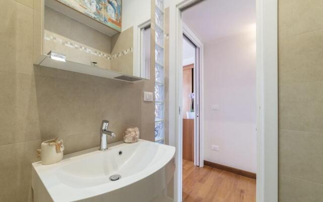 Colosseo & Colle Oppio Charming Apartment