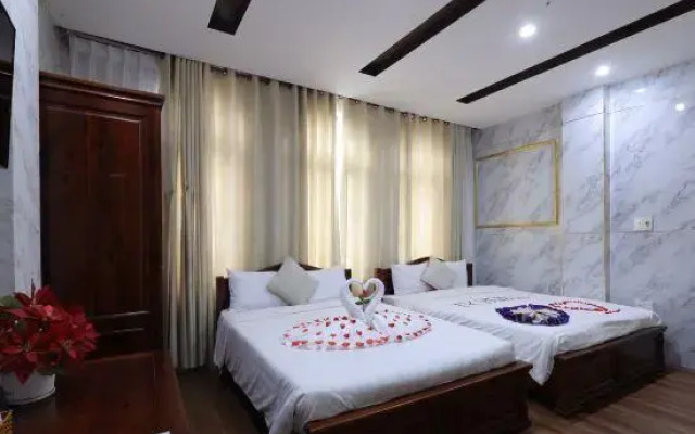 T Y Hotel